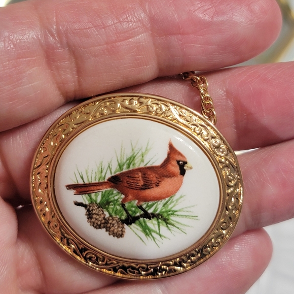 Vintage Avon Birds of Nature Collection Cardinal Necklace & Brooch - Picture 5 of 8